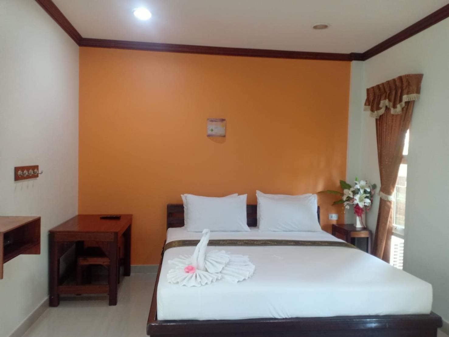 Capital O 75415 Nanthachart Riverview Resort Samut Songkhram Bagian luar foto